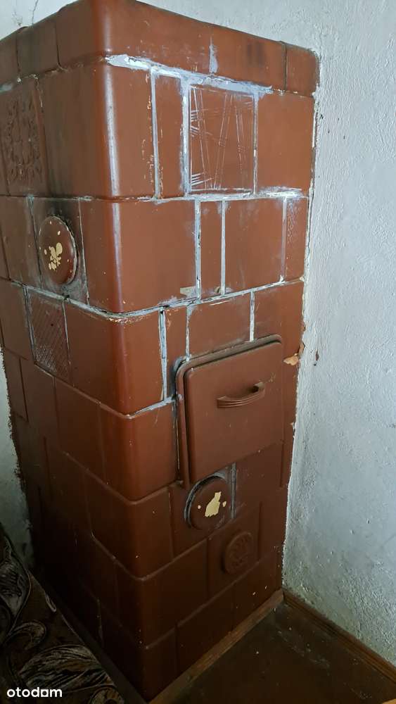 Przedwojenny dom na wzgórzu ze stodołą i stajnią-11