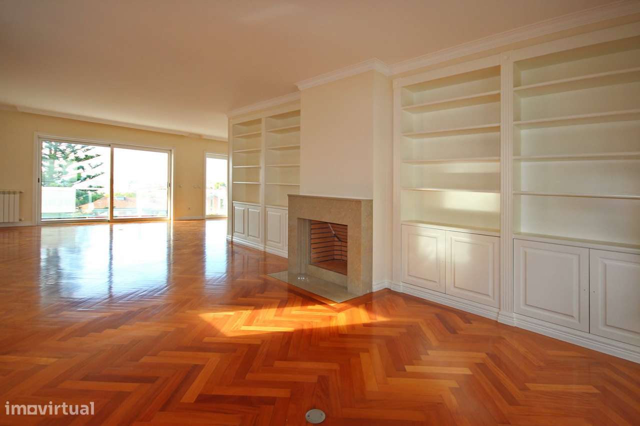 T4 Duplex Av. Afonso Henriques-2