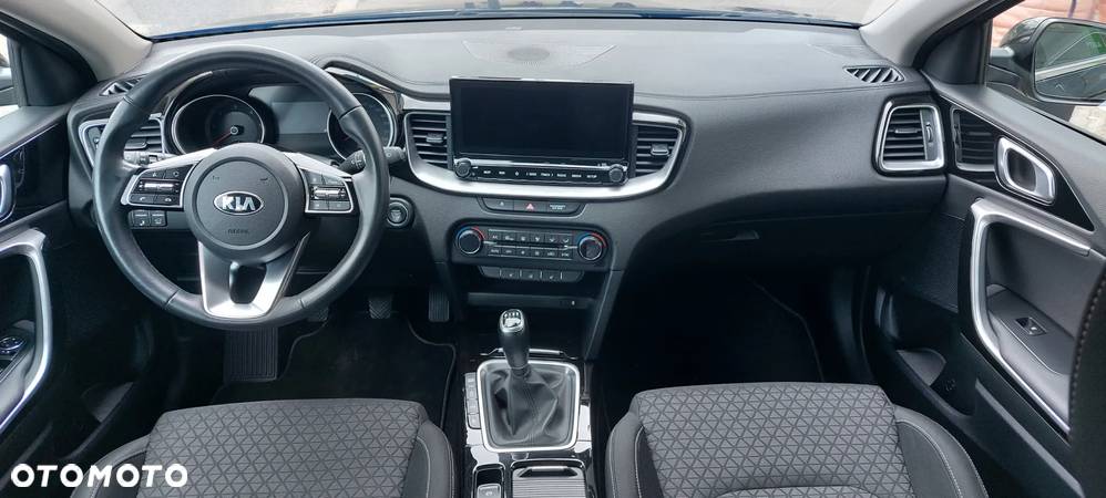 Kia Ceed 1.6 CRDi mHEV L Business Line - 12