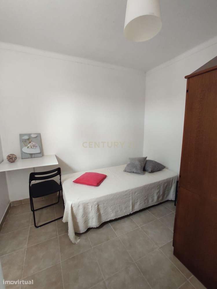 Apartamento T1+1 -  Rio Maior-13