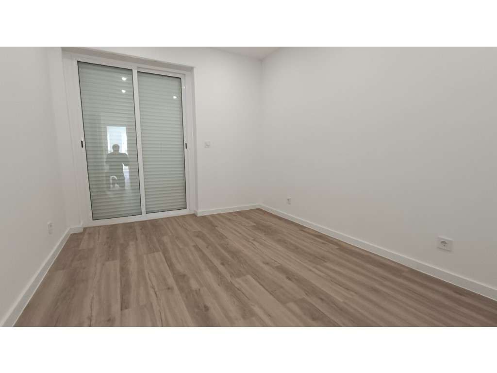 Apartamento T3 REMODELADO | Centro do Cacém-10