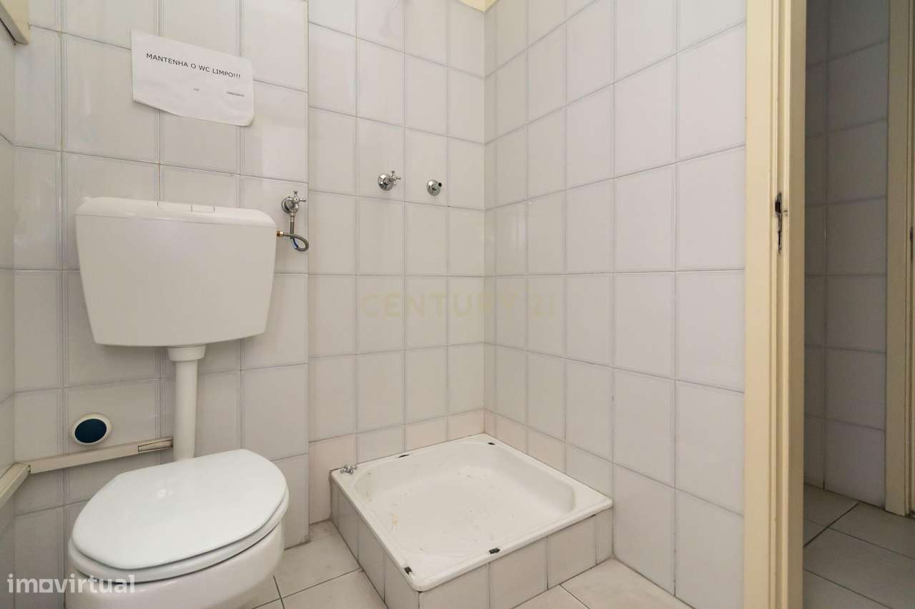 ESPAÇO COMERCIAL/SERVIÇOS com 311m2, para venda, no centro do Prior Ve-30