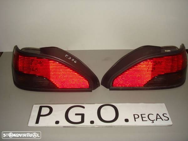 Farois Traseiros Peugeot 306 - 1