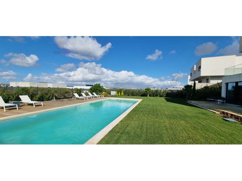 Vende-se fabulosa Moradia V5+1, com piscina, na Serra de Carnaxide,... - Grande imagem: 4/46