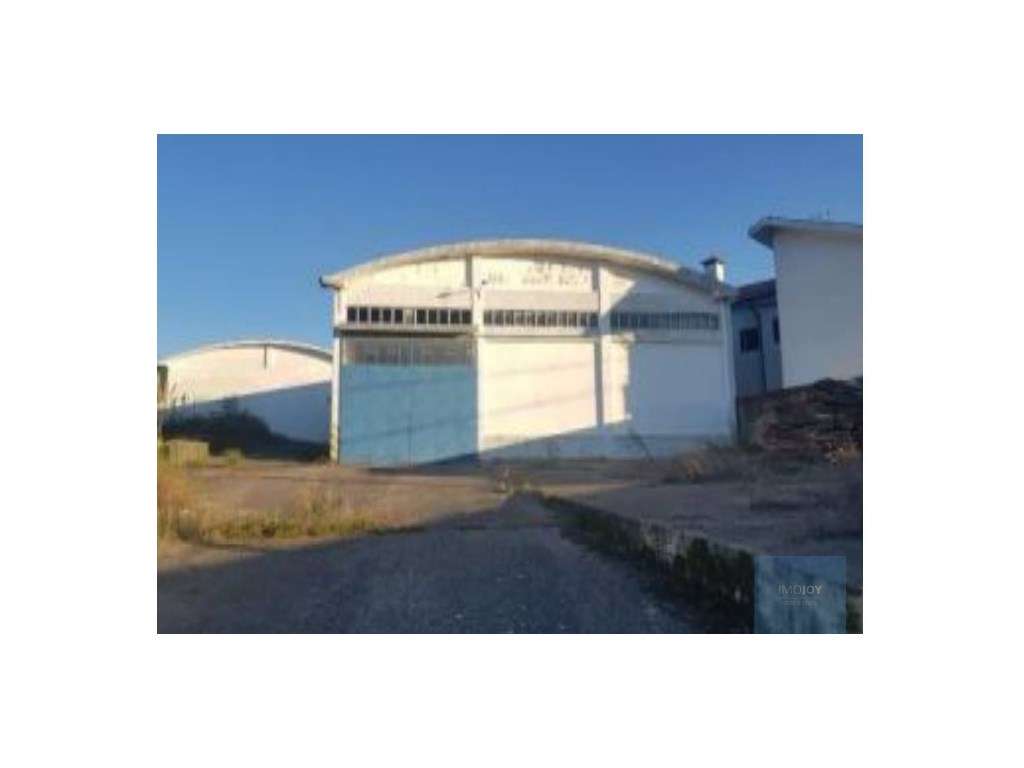 Armazém em Santa Maria da Feira-0
