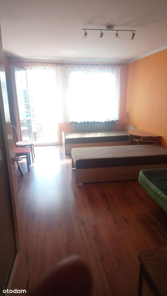 Cztery pokoje, niska zabudowa, os. N, fajna lokalizacja.-0