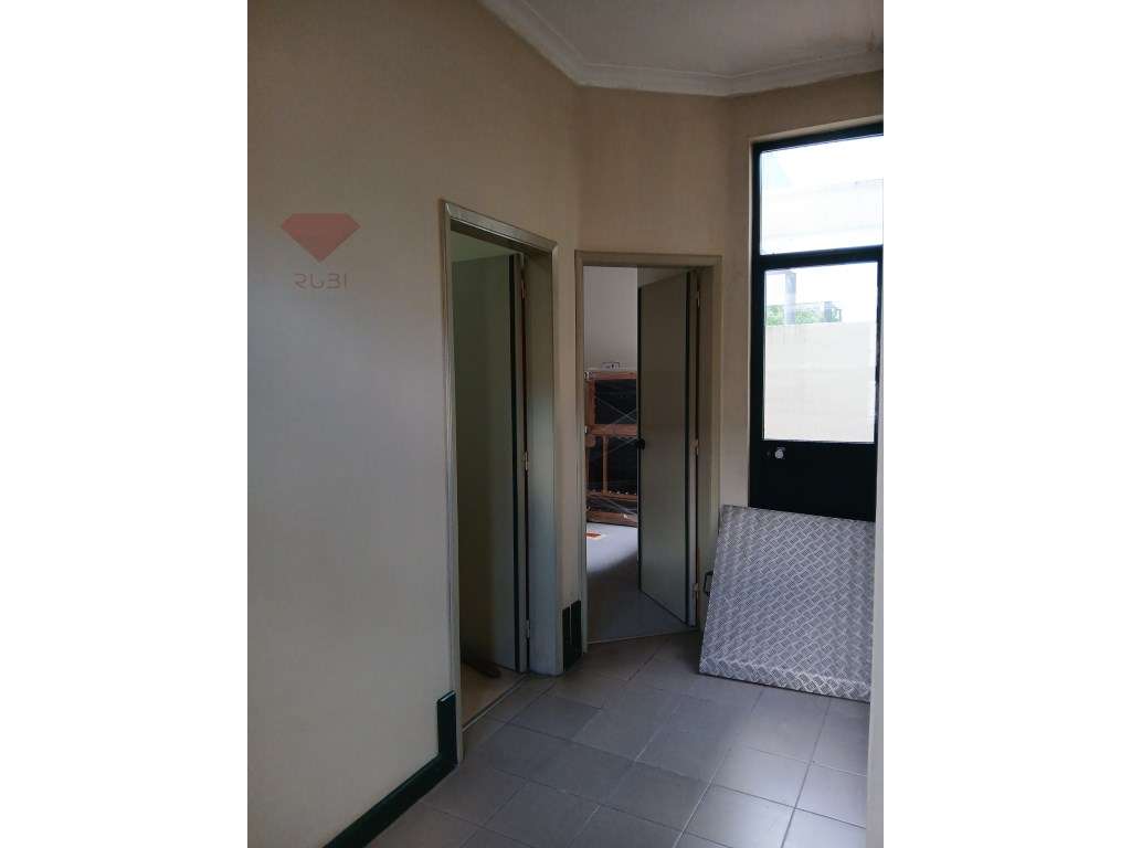 Edifício Comercial no Bairro do Salgado-15