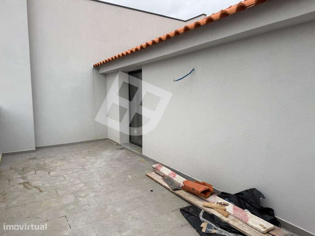 Apartamento T2+1 Dúplex c/ terraço - Pronto Habitar | Esgueira-33