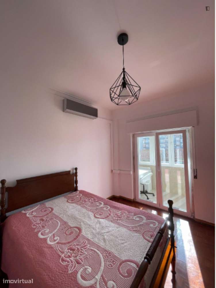 Quarto - localizado em Alvalade Lisbon - Grande imagem: 4/7