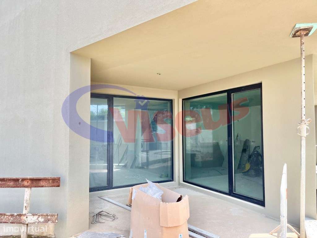 Moradia T3 + Escritório Nova junto à Praia Canidelo-11