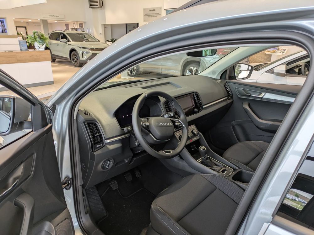 SKODA KAROQ Karoq Drive 1,5 TSI 150 KM 6-biegowa manualna