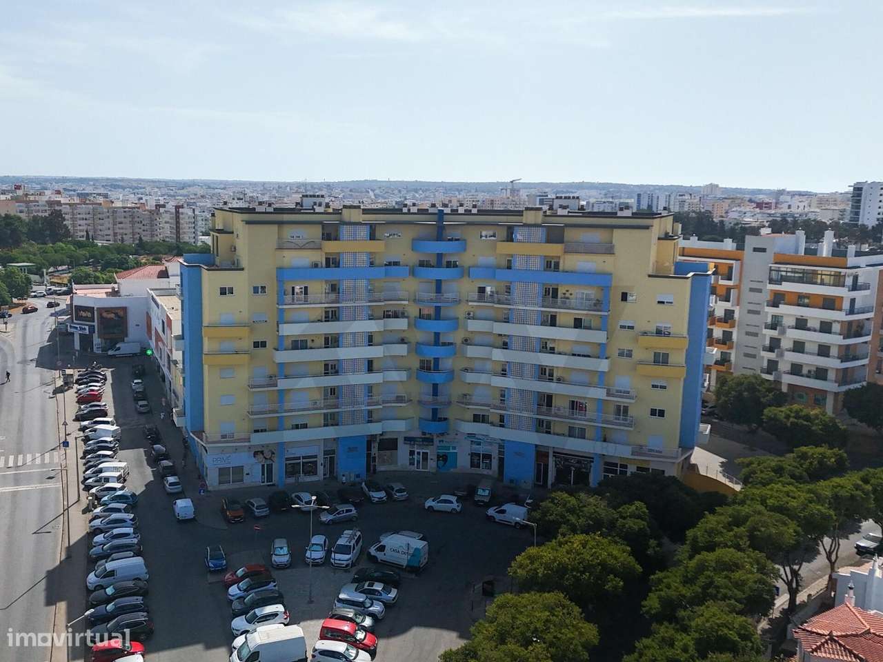 Apartamento T3 com Terraços e Vistas Deslumbrantes no Alto do Alfarrob - Grande imagem: 2/40