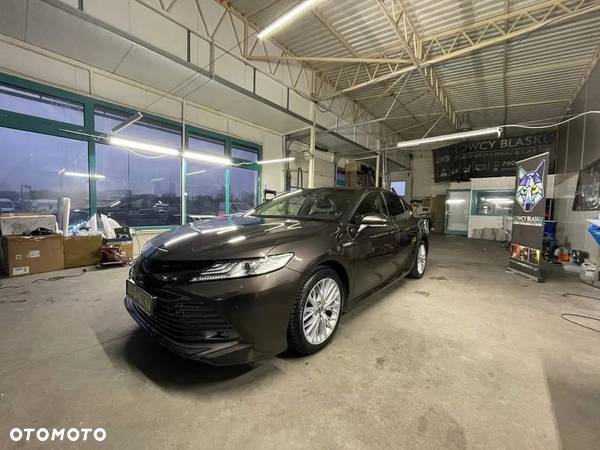 Toyota Camry - 2