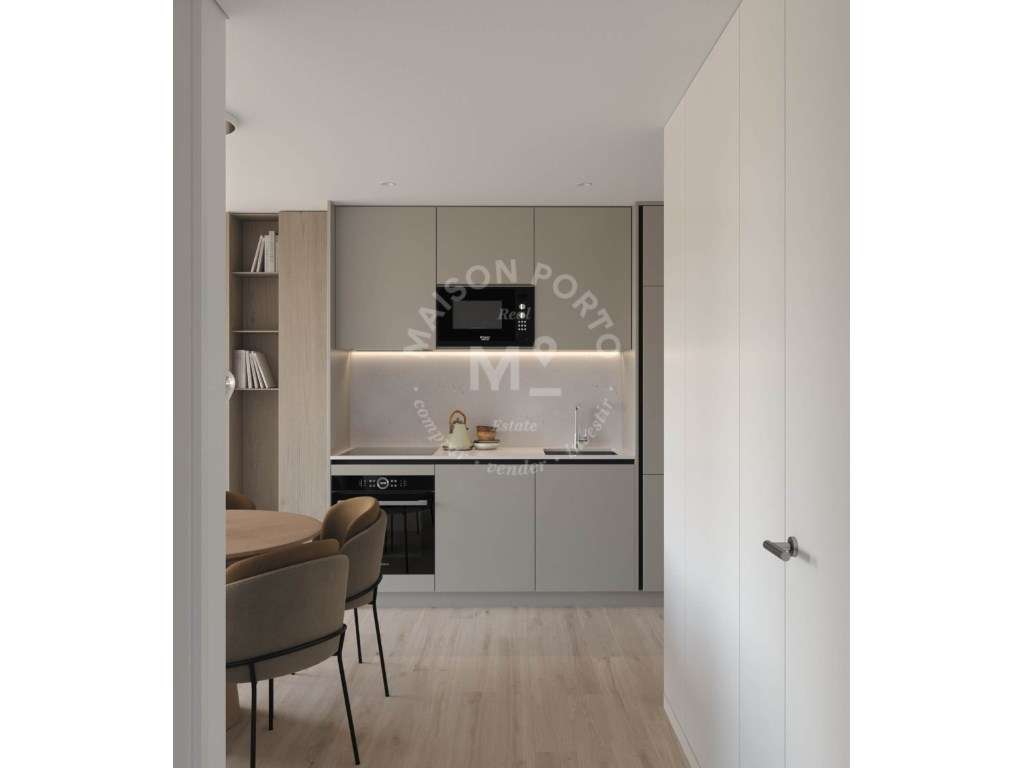 Apartamento T1 com Varanda e Lugar de Estacionamento inserido em Co...-17