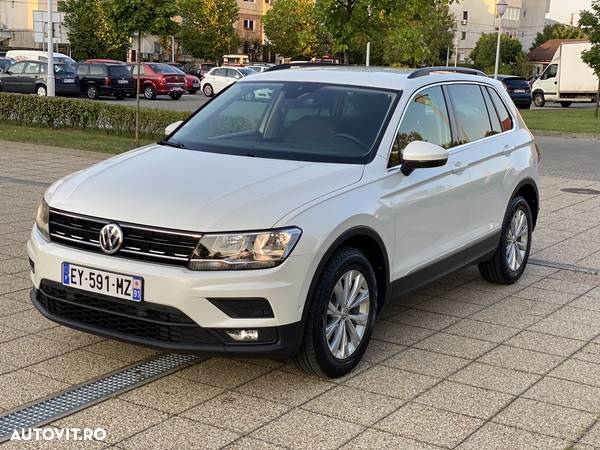 Volkswagen Tiguan - 1