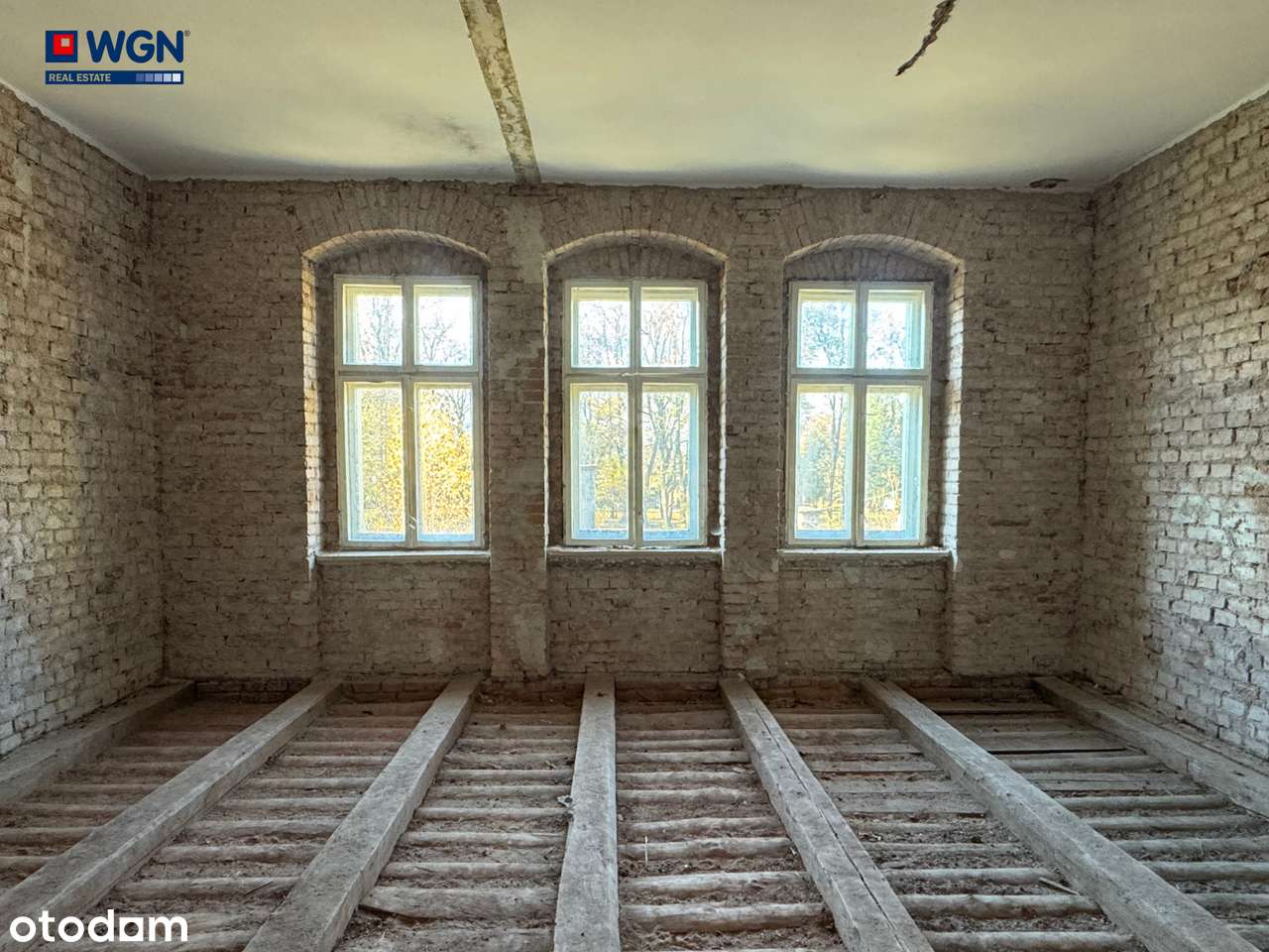 Zabytkowy pałac - dawny szpital - na sprzedaż.-10