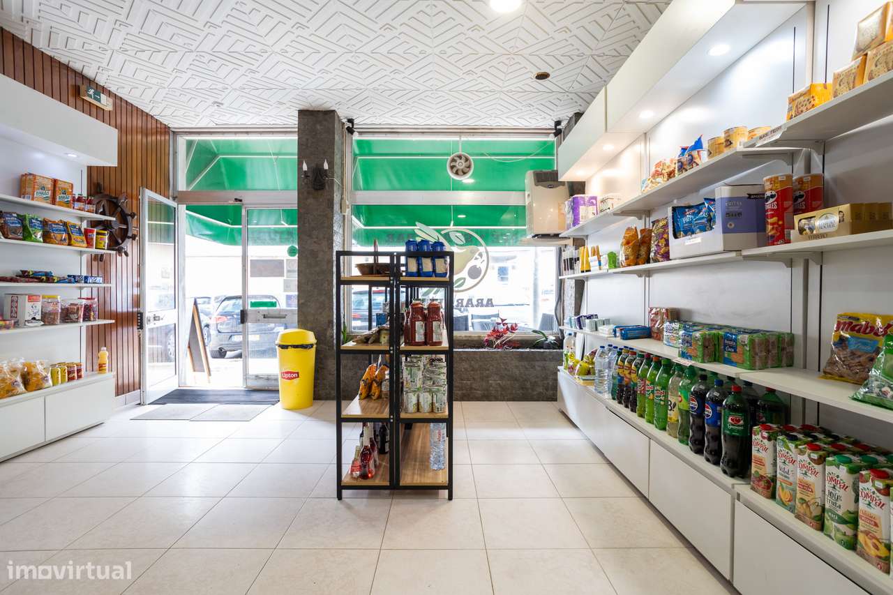 Investimento Garantido: Café/ Pastelaria em Plena Atividade em Paço de-9