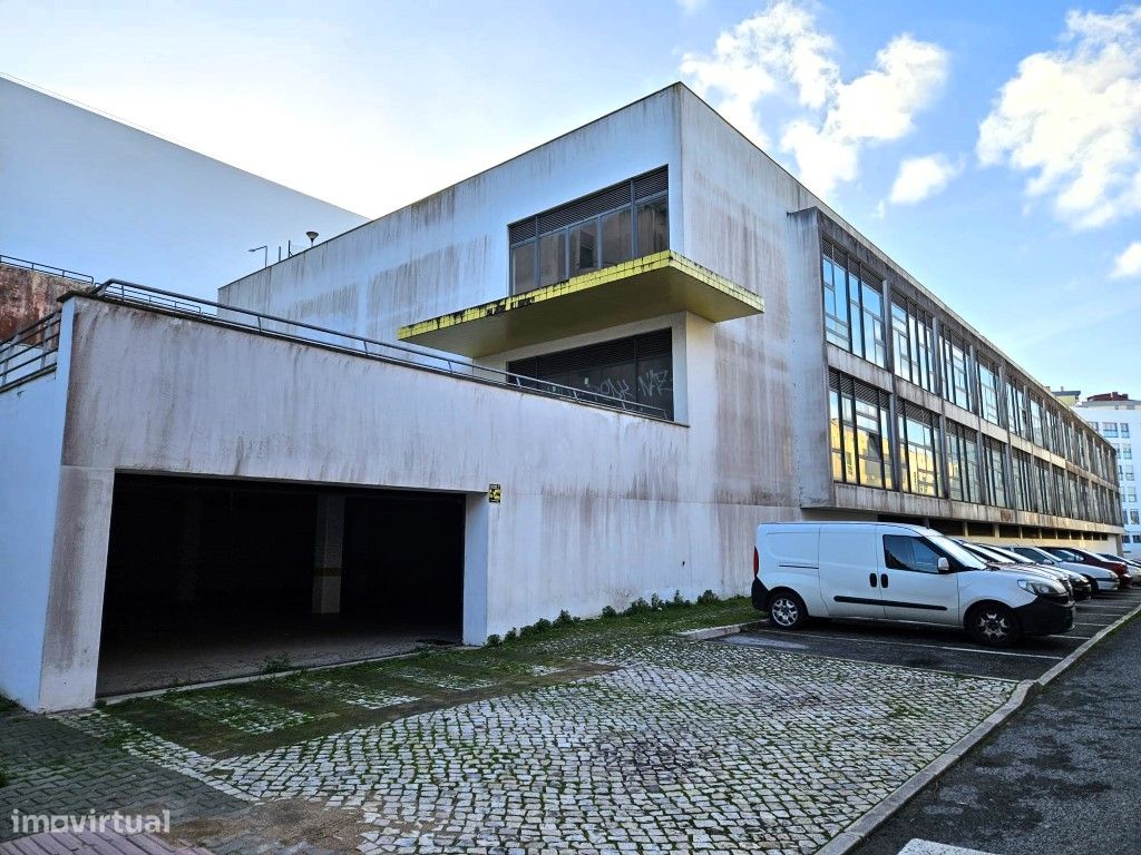 Edifício comercial à venda em Rinchoa...