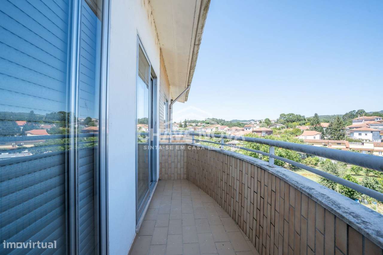 T2 c/ Varandas e Garagem Box em Águas Santas - Grande imagem: 4/19