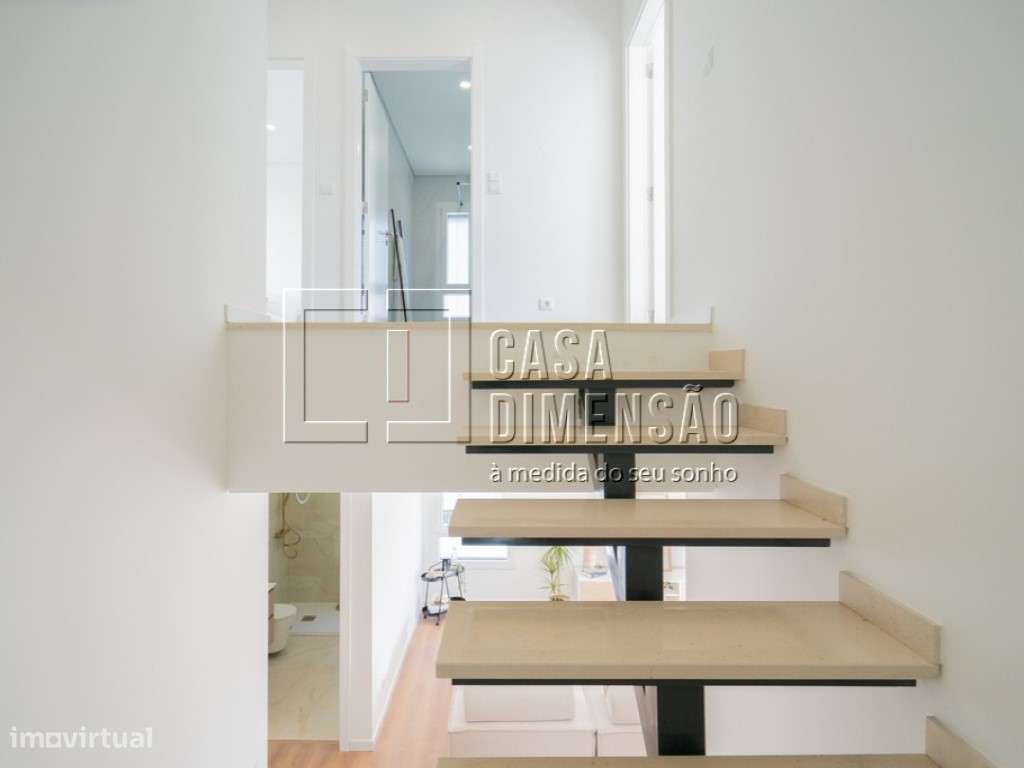 Moradia de tipologia T4+2 na melhor zona da Sobreda, com Piscina, G...-38