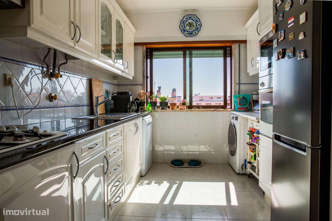 Vende-se T2 S.Marcos c/ arrecadação e vista panorâmica - Grande imagem: 3/28