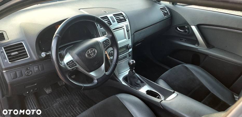 Toyota Avensis 2.0 D-4D Premium - 20