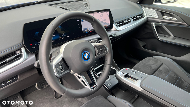 BMW iX1 xDrive30 M Sport - 19