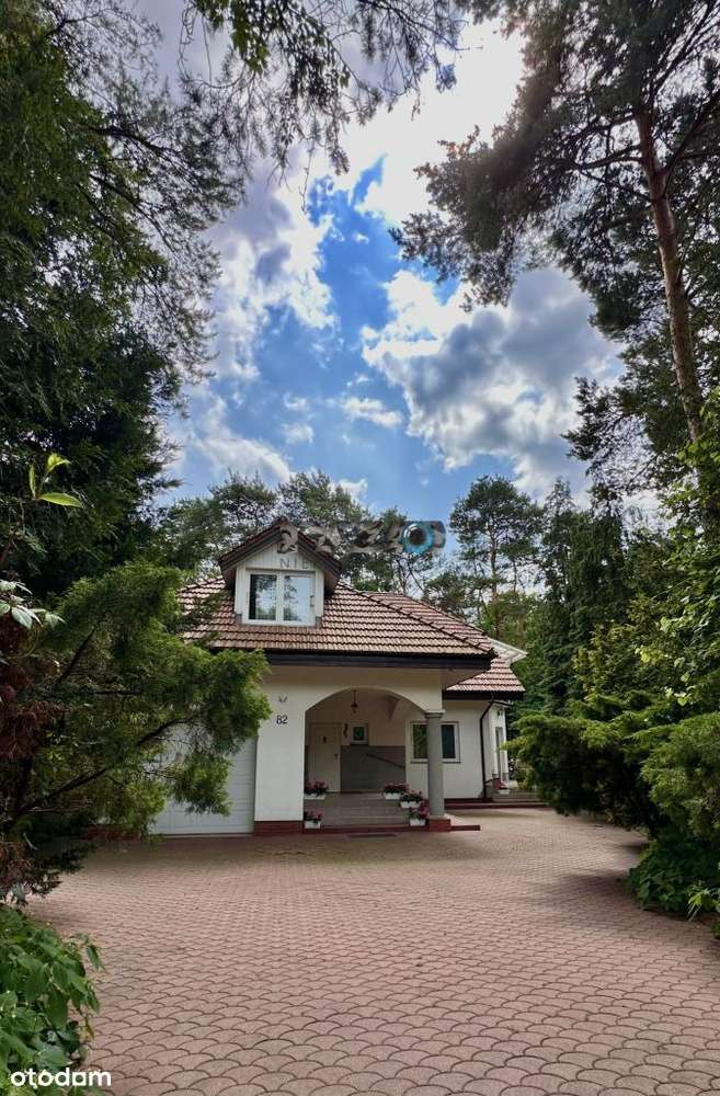 Okazały dom na zielonej i przytulnej działce-4