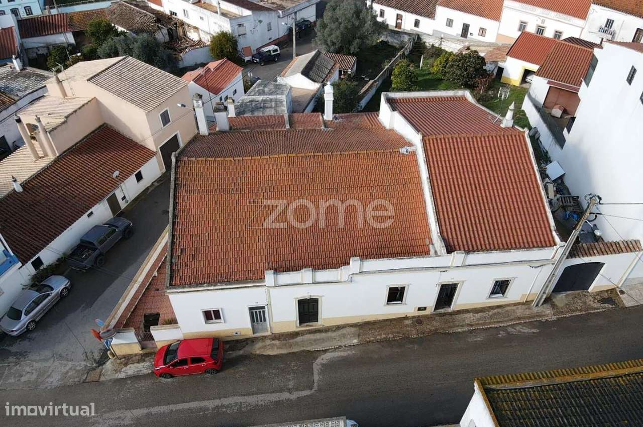 Moradia V6 no centro de São Marcos da Serra, em lote de 668m2-2