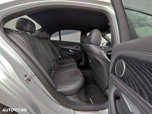 Mercedes-Benz E 300 de 4MATIC Aut. - 19