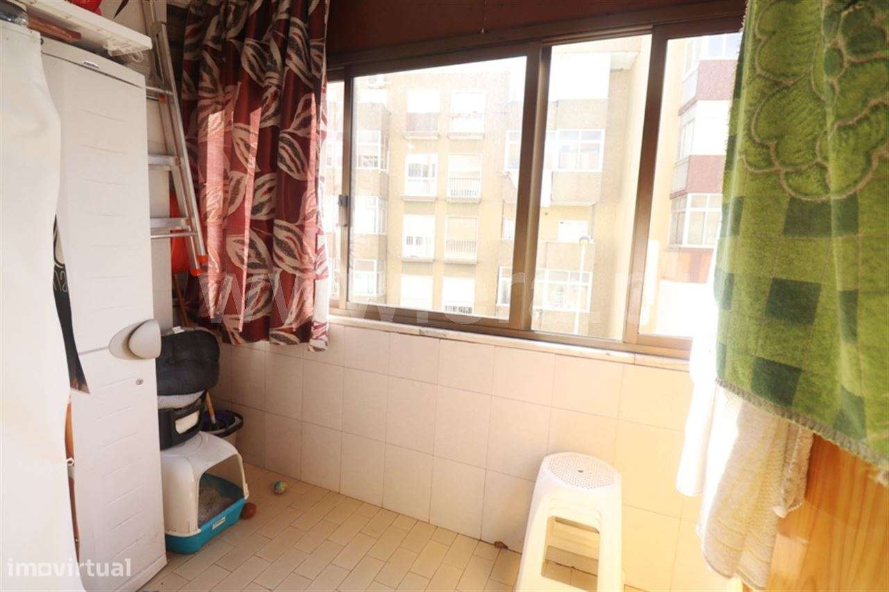 Apartamento t2; Laranjeiro-7