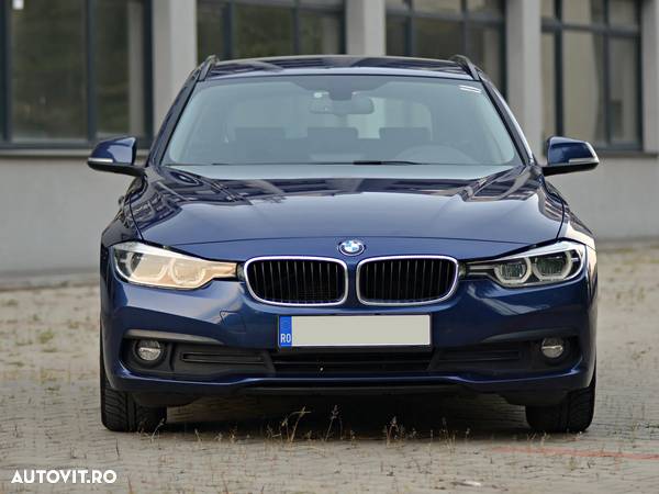 BMW Seria 3 318d Touring Blue Performance - 9