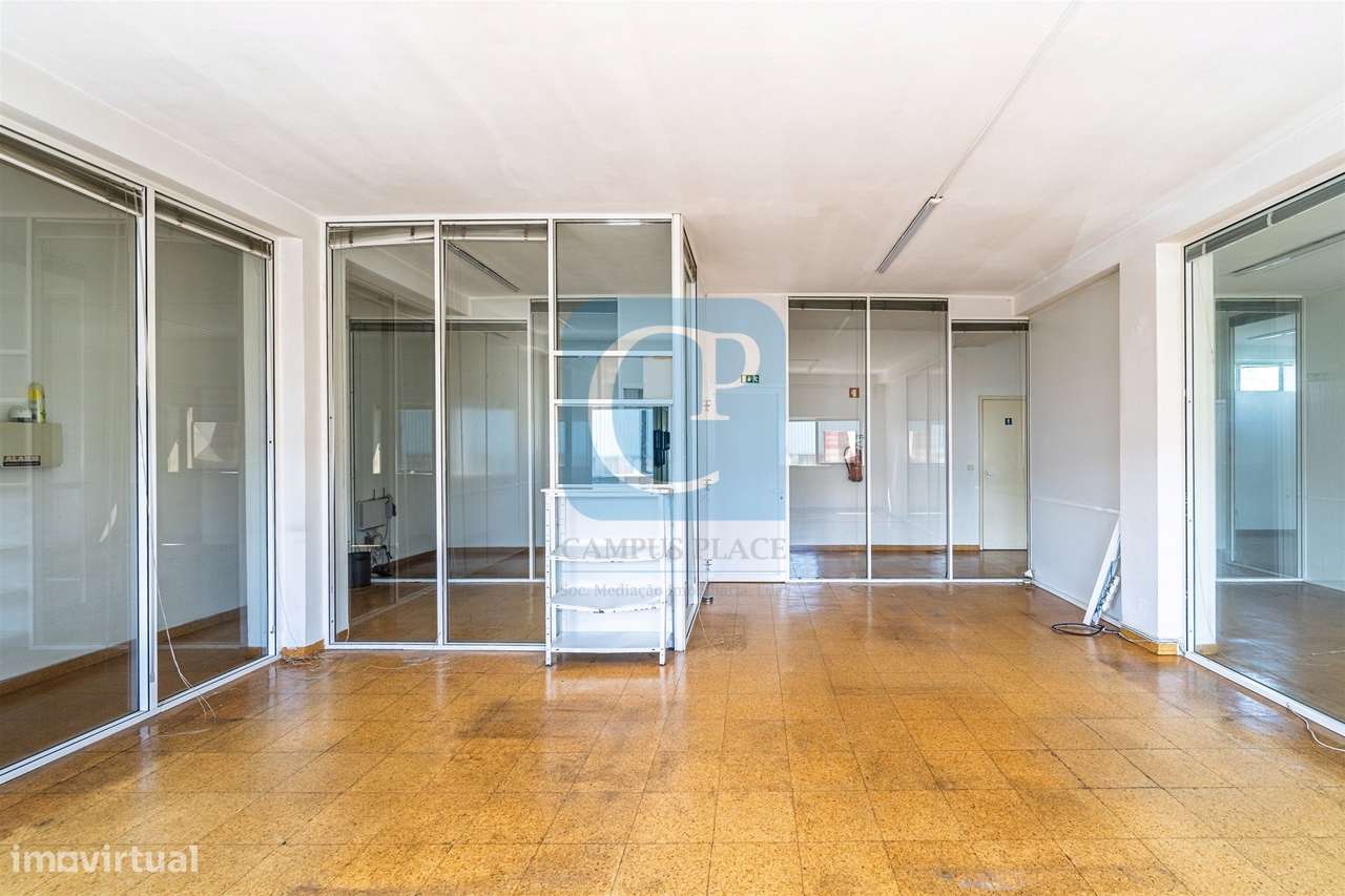 Espaço comercial para serviços ou escritório em Leça da Palmeira-9