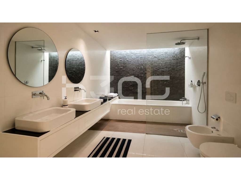 MORADIA T4 COM PISCINA INTERIOR - ONDE A NATUREZA MARCA PRESENÇA-16