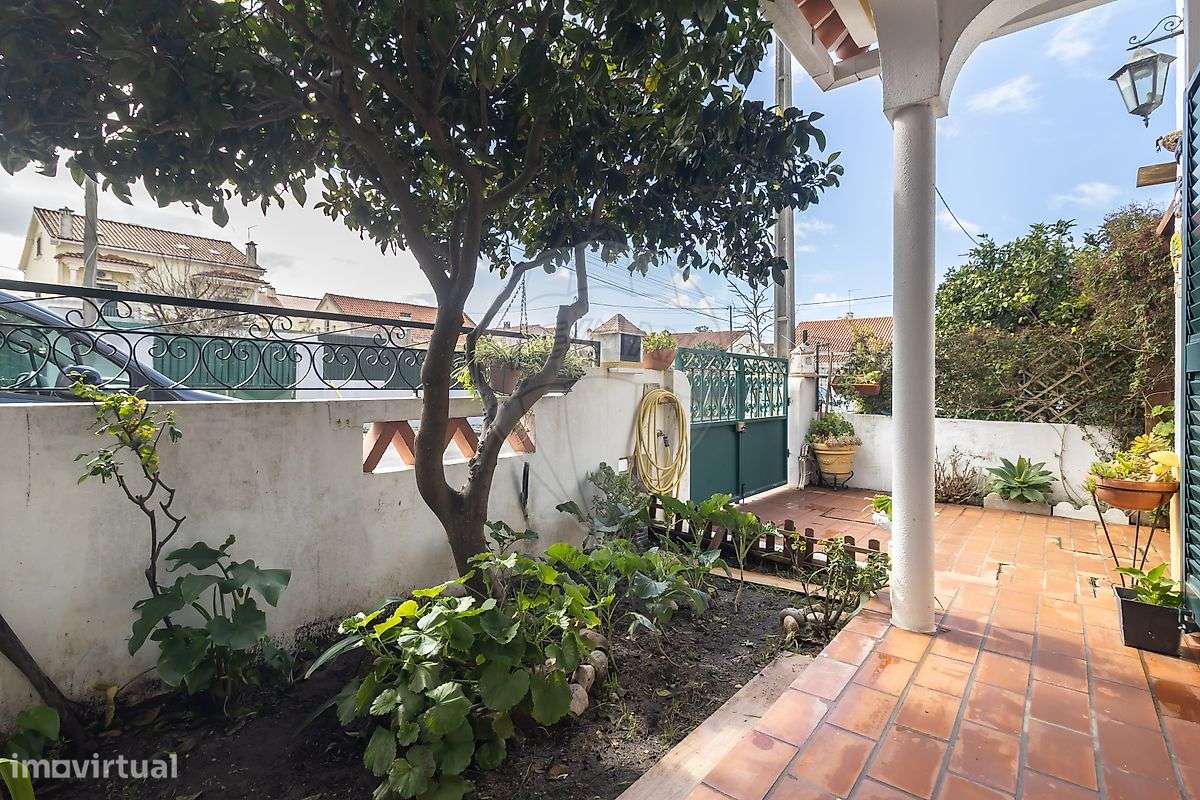 Moradia Geminada T3+2 – Quinta do Conde para venda-21