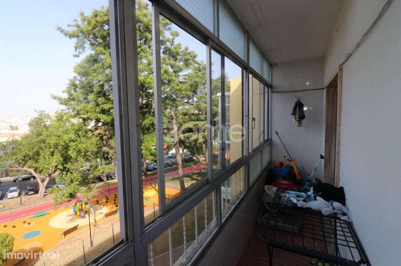 T2 na Venteira com vista desafogada, por 300.000€-14