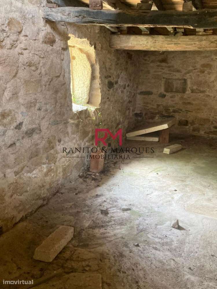 MORADIA EM PEDRA PARA REABILITAR EM MIRANDA DO DOURO, DISTRITO DE B... - Grande imagem: 5/9