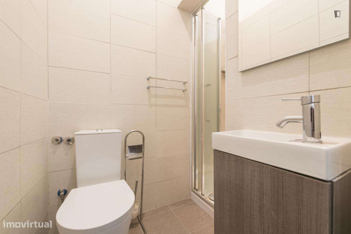 Quarto - localizado em Alcântara Lisbon - Grande imagem: 5/20