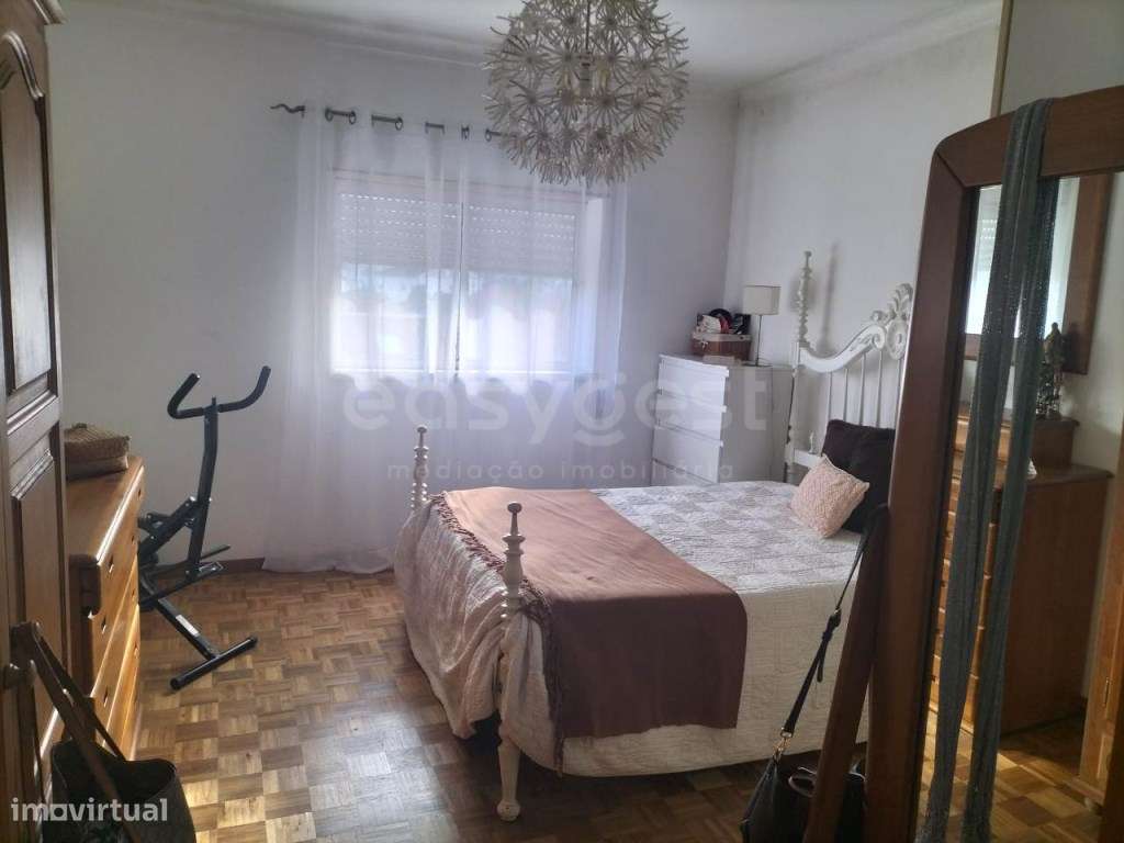 Apartamento T3 com Sótão Amplo com uma área total de 194 m2 Espaço ... - Grande imagem: 5/12