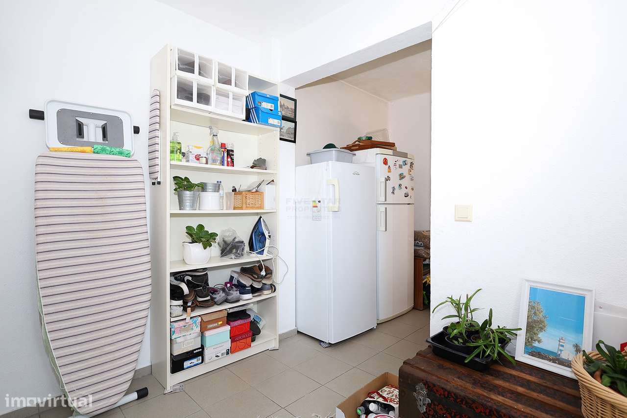 Moradia com duas fracções – Rentabilidade Imediata – Porto Salvo – Oei-20