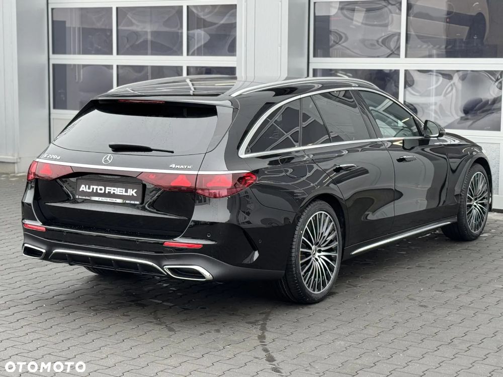 E220d 4Matic kombi, Linia AMG Advanced Plus, Kamera 360, Hak