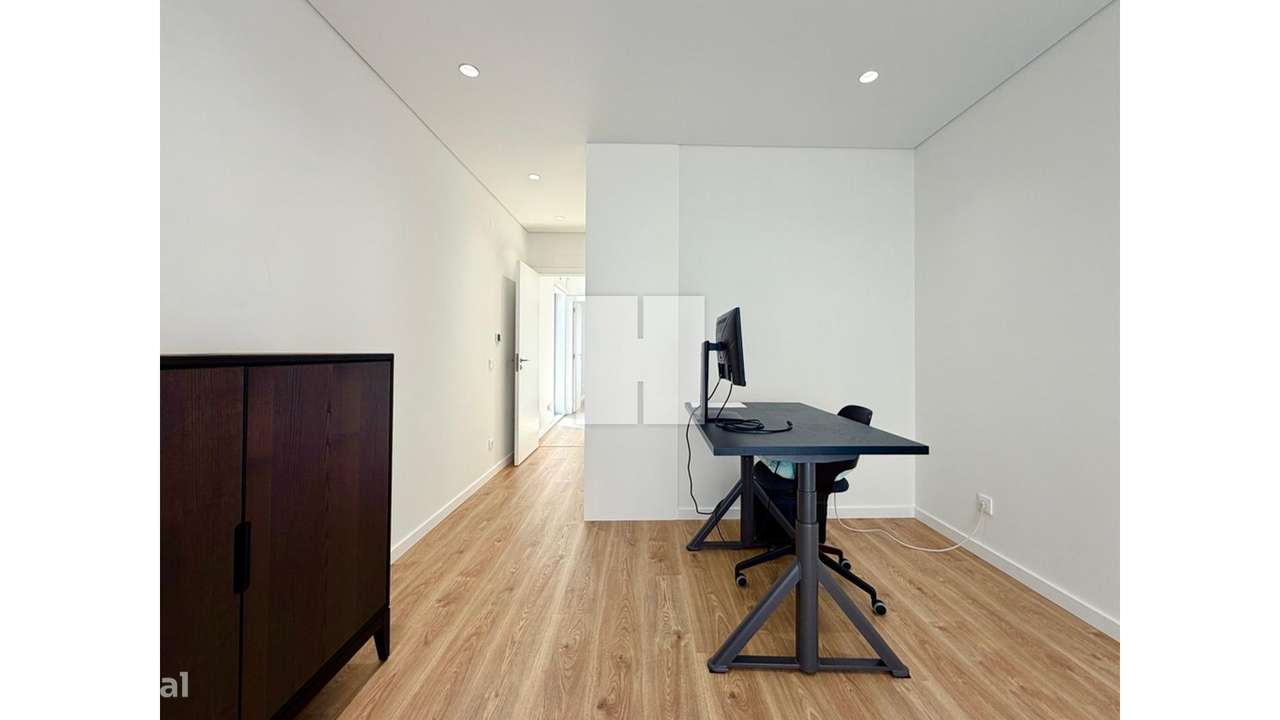 Moradia T4 Nova e Completa-34