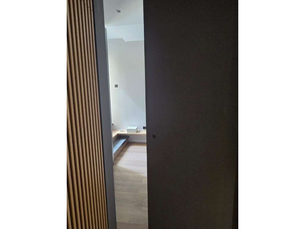 Apartamento Elegante e Contemporâneo no Centro de Algés-47