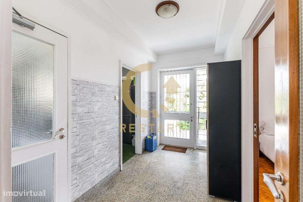 Moradia T11 Remodelada – Venda com Rendimento Garantido – Santa Luzia,-23