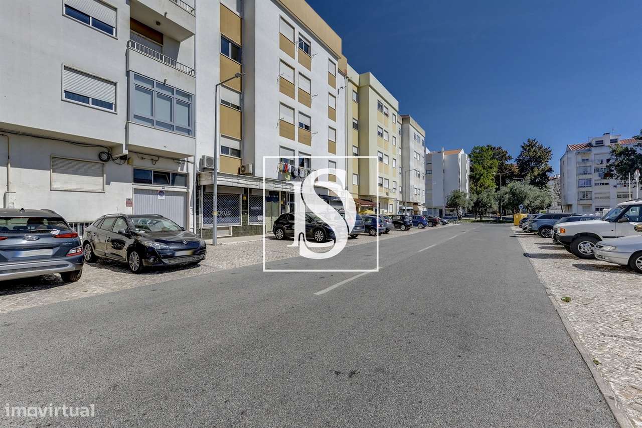 Apartamento T2  com orientação sul, arrecadação e excelente Localizaçã-18