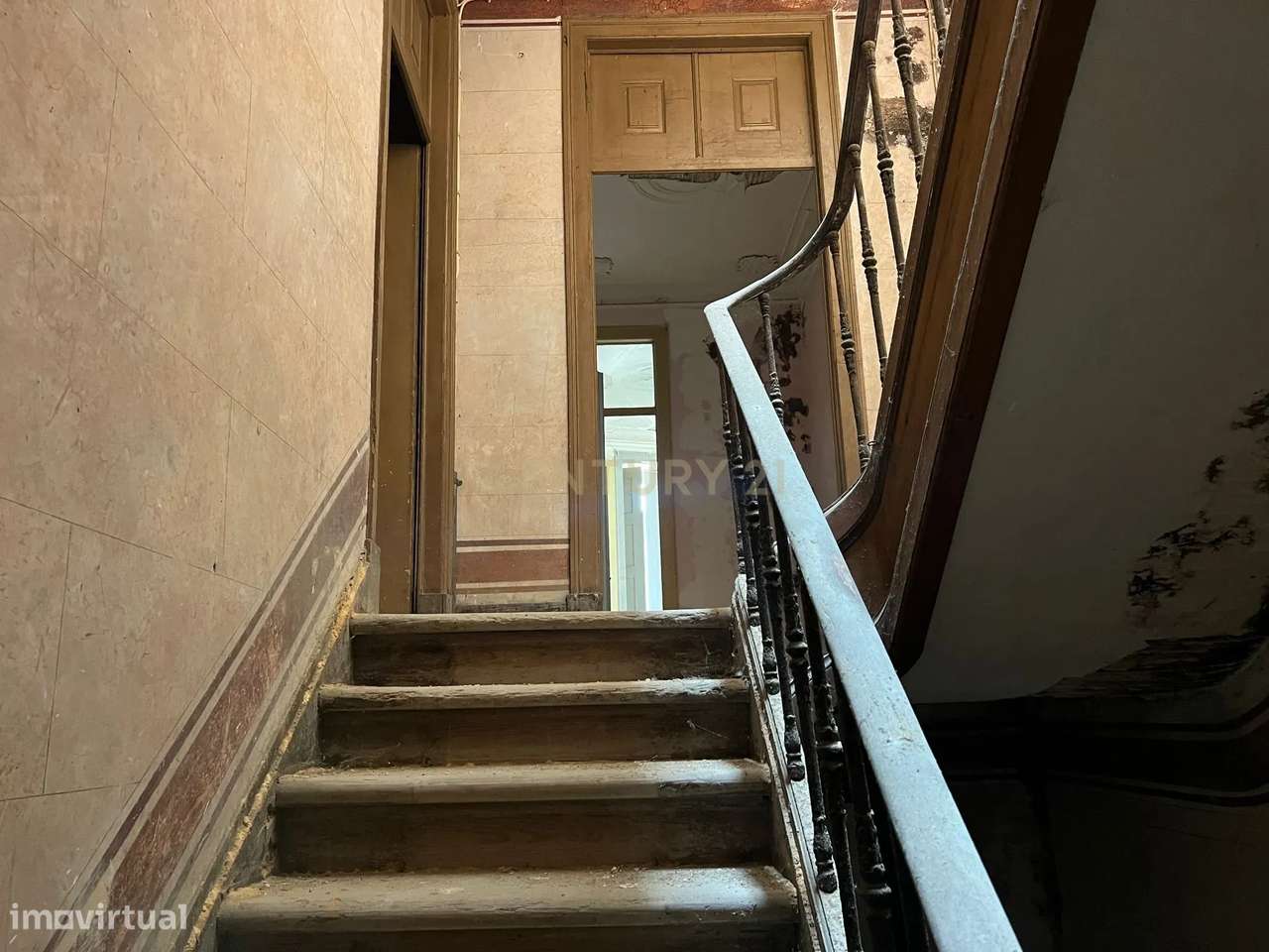 Investimento Premium na Figueira da Foz – Prédio na Praça 8 de Maio - Grande imagem: 3/14