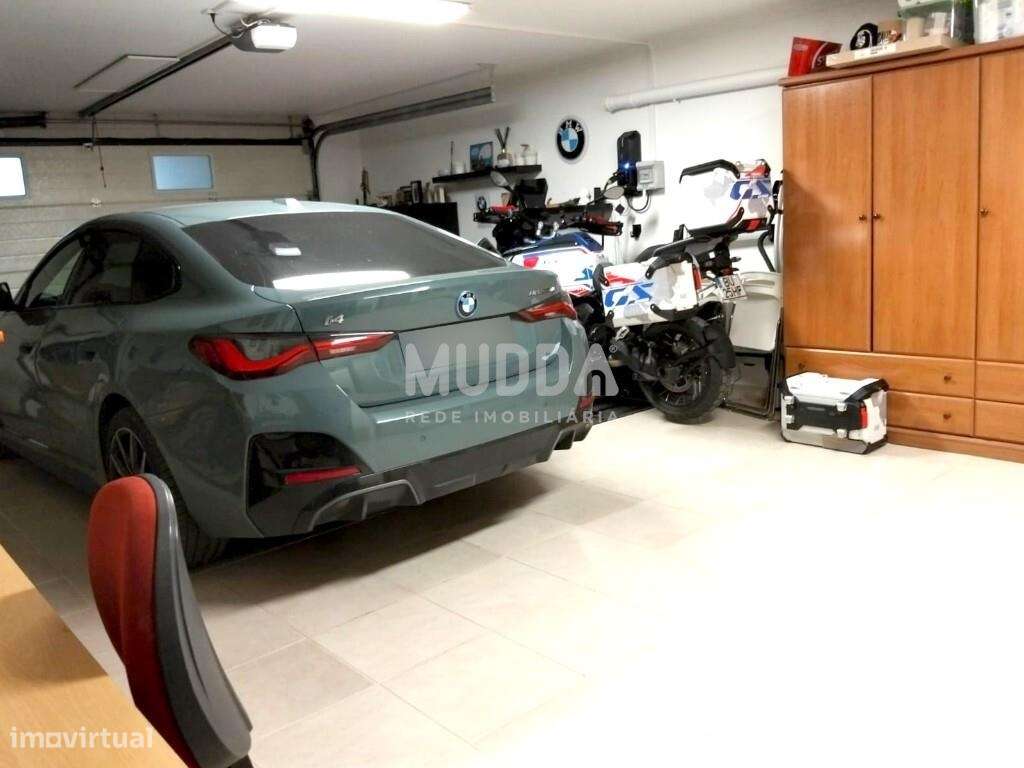 Moradia T3 Contemporânea com Suite, Painéis Solares, Garagem e Terraço-29