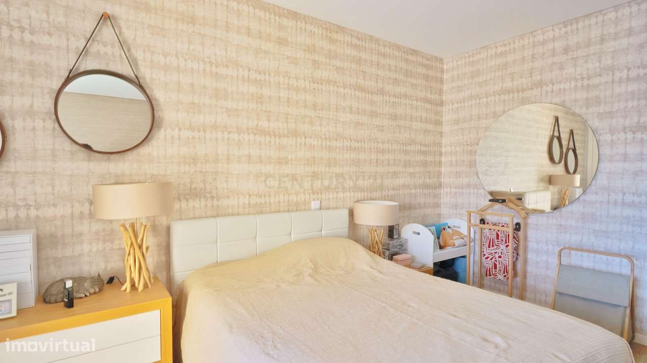 Apartamento T3 com suite e lugar de parqueamento e Box fechada- Quinta-12