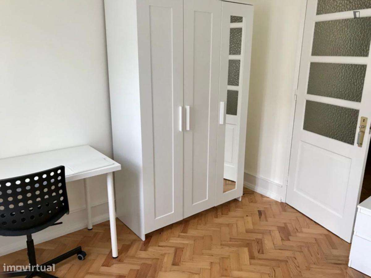 Quarto - localizado em Alameda Lisbon - Grande imagem: 5/6