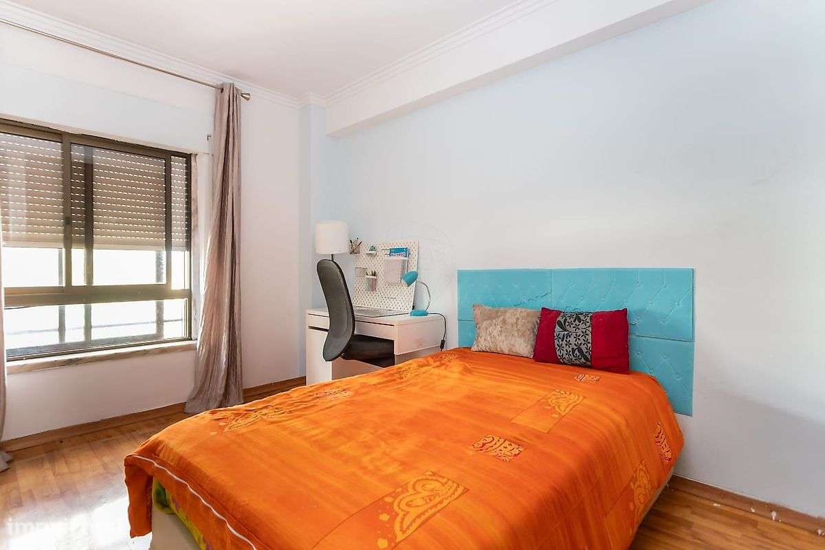 Apartamento T3 à venda em Alto da Brandoa-18